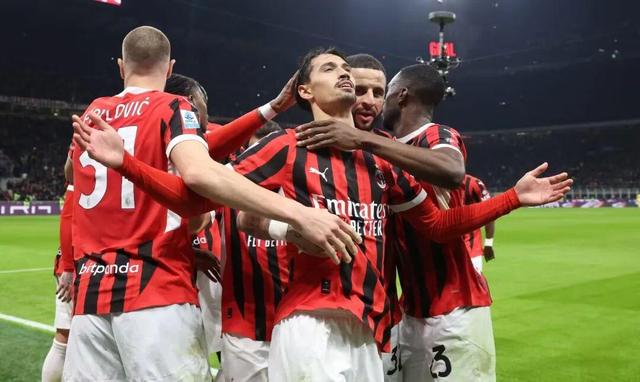 包含今夜意大利杯焦点战,AC米兰强势反弹,态度坚定,轮换策略成焦点的词条 包含今夜意大利杯焦点战,AC米兰强势反弹,态度坚定,轮换策略成焦点的词条